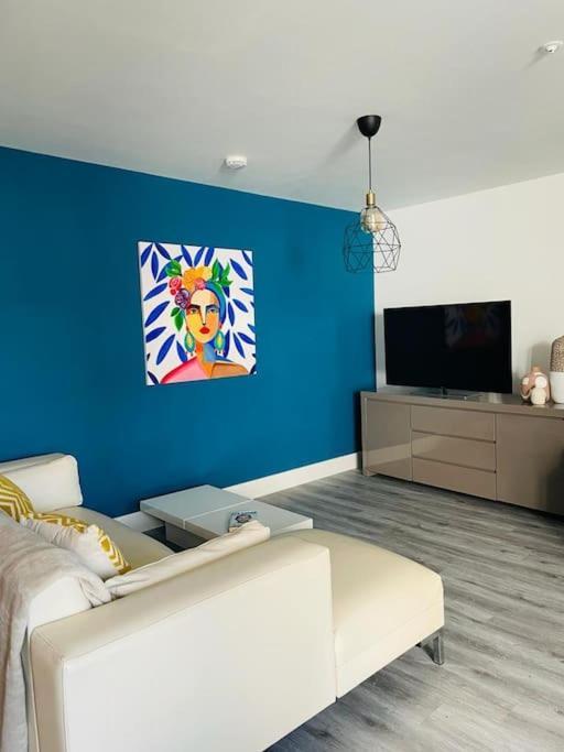 Stunning Huge Openplan 2Bed Flat Apartment Woking Bagian luar foto
