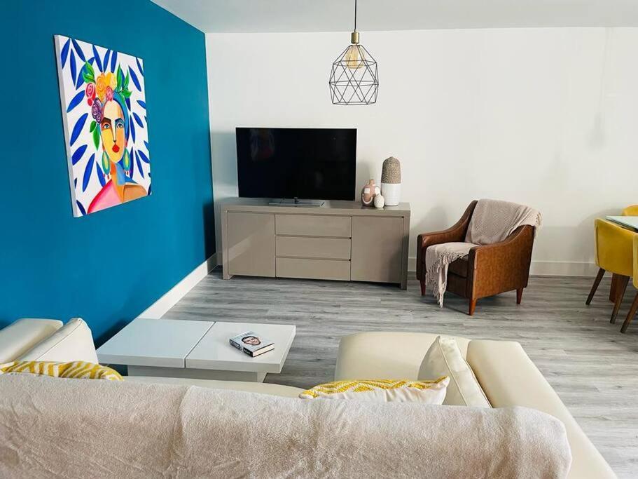 Stunning Huge Openplan 2Bed Flat Apartment Woking Bagian luar foto