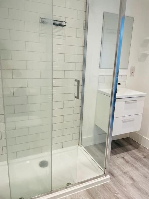 Stunning Huge Openplan 2Bed Flat Apartment Woking Bagian luar foto